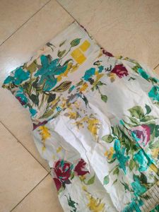 Bundle of summer Dresses 🥤🍒🥵🍧🍨🐚