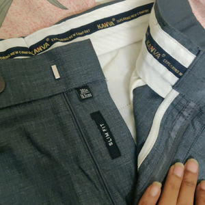 Unused men slim fit formal pant (Size 30)