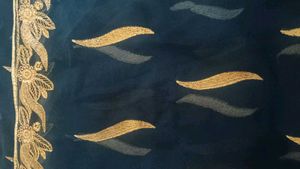 Elegant Dark Green dupatta with Gold Embroidery