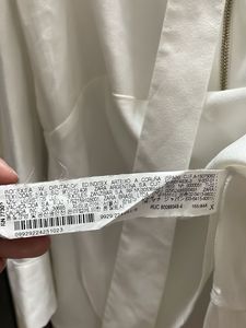ZARA Chic White Zip-Up Blouse