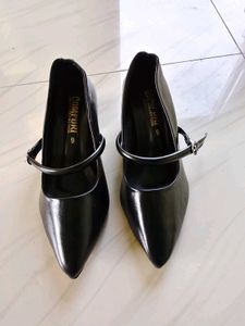 Chic Black Block Heel Mary Janes