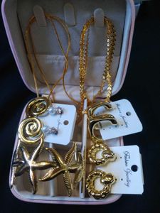 Gold Tone Fashion Jewelry Set