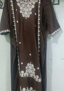 Embroidered kurta set