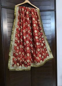 Mata Rani Embroidered Golden Lace Chunri