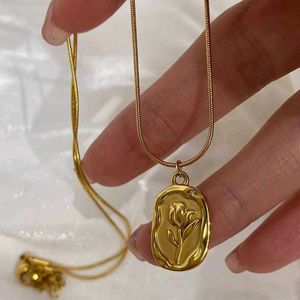 Gold Rose Pendant Necklace