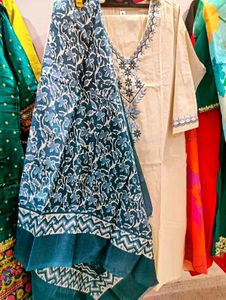 combo of 2 kurti sets