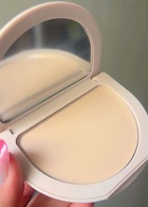 Rare Beauty Finishing Powder