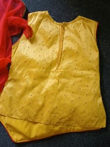 Girls Indian Outfit - Lehenga
