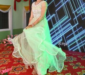 Beautiful C- Green Lehngha Woman And Girls 🥰🥰