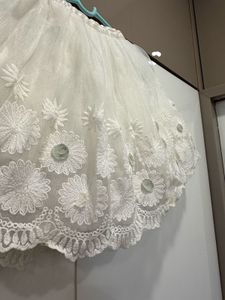 kids White Embroidered Skirt