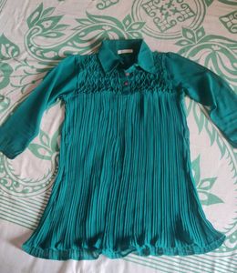 Green elegant top