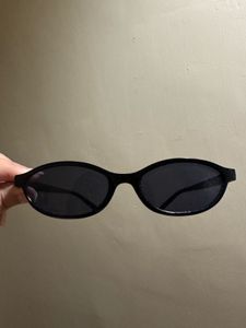 Stylish Black Oval Sunglasses