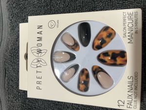 Pretty Woman Faux Nails