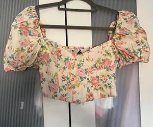 Floral Puff Sleeve Crop Top