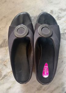 Stylish Black Wedge Sandals