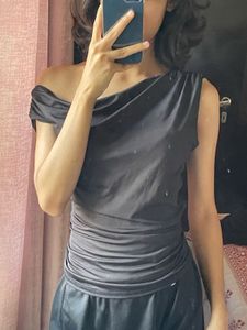 Chic One-Shoulder Drape Top