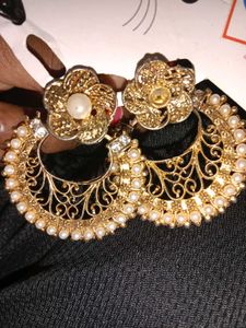 Elegant Gold Toned Jhumka Earrings with Pearls
