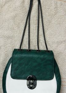 Chic Green &amp; White Crossbody Bag