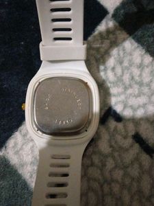 Peril White Wrist Watch