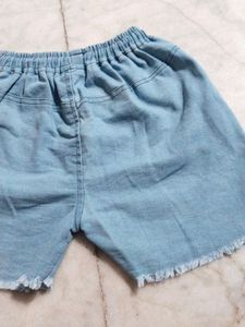 Beautiful Trendy Shorts Dameged Patten With Elastic Waistaband