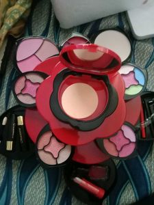 Red Rose Compact Powder