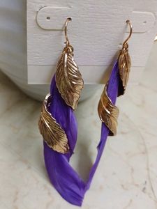Feather 🪶 Earrings (Purple)