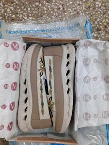 Floral embroidery Flat Loafers with doctor sole