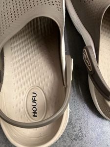 ☔️HOUFU Clogs/ Crocs🏖️