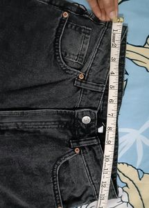 H&amp;M High Waist Straight Leg Denim👖