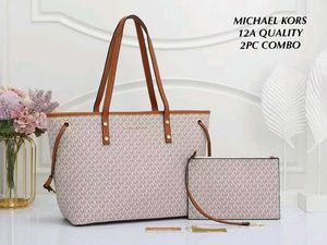 MICHAEL KORS**JET SET LARGE TOTE BAG WITH ZIP*