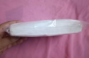 ✨ Pack of 2 White Face Tissues ✨