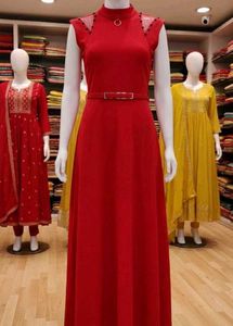 😍Chic Red🍒 Sleeveless Dress ✨with Studs