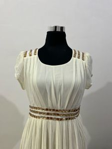 Elegant White Pleated Midi Dress