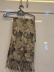 Stylish Printed Scarf with Tassels