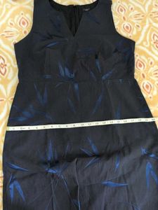 Classy Ann Taylor USA- Back Zipper and slit