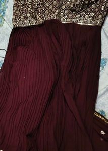 Gown with dupatta and  Dress acchi condition mein