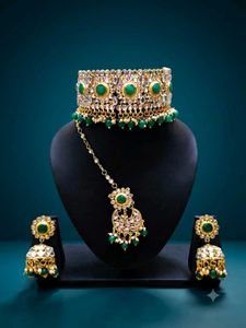 Stunning Green & Gold Kundan Jewelry Set