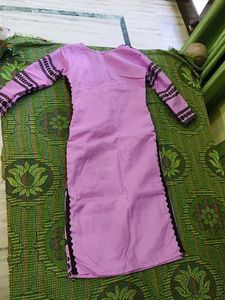 Elegant Lilac Embroidered Kurta