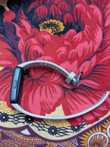 Honor fitness band new condition