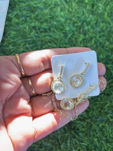Elegant Crystal Pendant Necklace &amp; Earrings Set