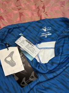 Blue activewear leggings