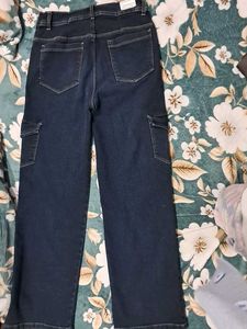 Wide Leg Cargo Jeans