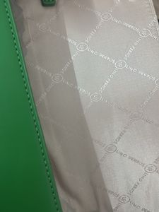 Structured green bag