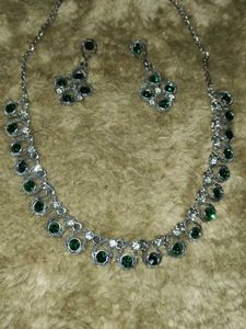 Green Stone Necklace Set