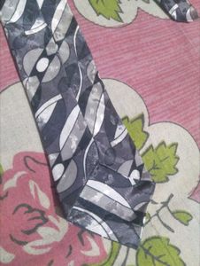 Silk Tie - Black/Silver Pattern