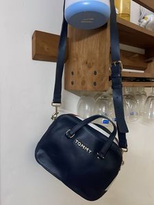 Tommy Hilfiger Navy Shoulder Bag