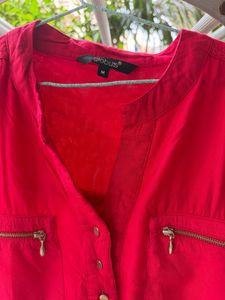 Red Globus Top with Zipper Pockets