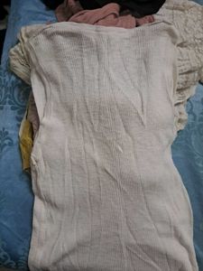 Women's White V-Neck Sleeveless Top