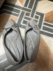 GREY BALLEY