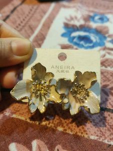 Elegant Floral Drop Earrings